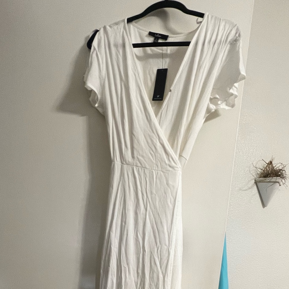 BNWT Lulu’s White Wrap Maxi - Picture 4 of 4